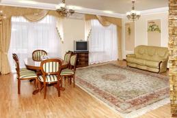 Санаторий Жемчужина Прикарпатья, 6-комнатный 2-этажный Апартамент