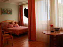 Времена года, Ялта, Крым. Полулюкс Б