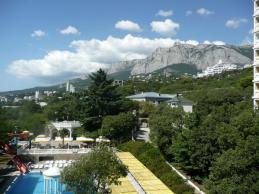 &nbsp;вид из окон виллы парк Чаир в отеле Марат, Крым