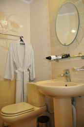 &nbsp; отель Феодосия Крым Феодосия санузел номер полулюкс