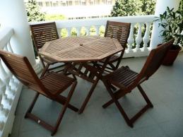 &nbsp;мебель на террасе виллы парк чар в отеле Марат