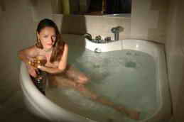 Апартаменты Херсонес. VIP апартамент &laquo;Херсонес&raquo;, джакузи