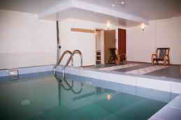 Отель Алушта. Бассейн