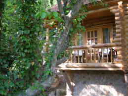 Отель Поляна Сказок, Ялта, Крым. Сруб