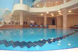 VIP отель Респект Холл. Бассейн