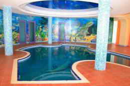 Отель Маджестик. Крытый бассейн у сауны