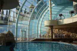 VIP отель Респект Холл. Бассейн